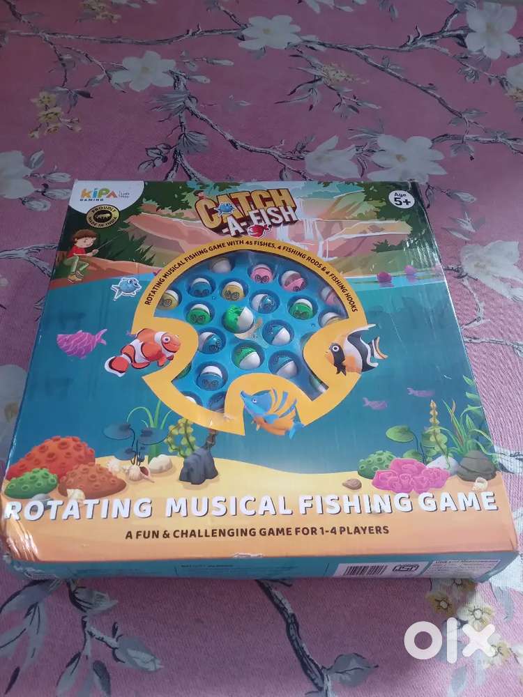 Musical rotating fishing game