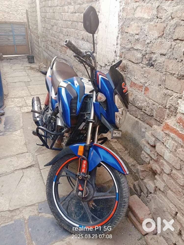 My sp shine125 in very good condition and smooth engine just अभि ऑइल