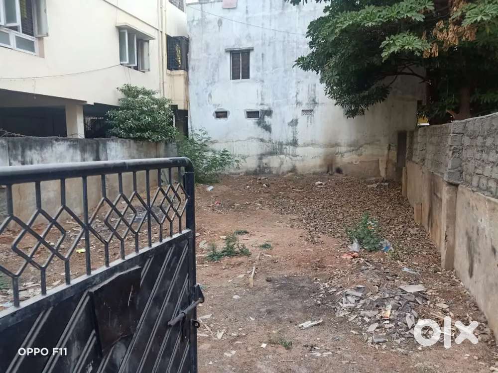 166 sq yd residential plot for sale in bowenpally Dubai gate lane