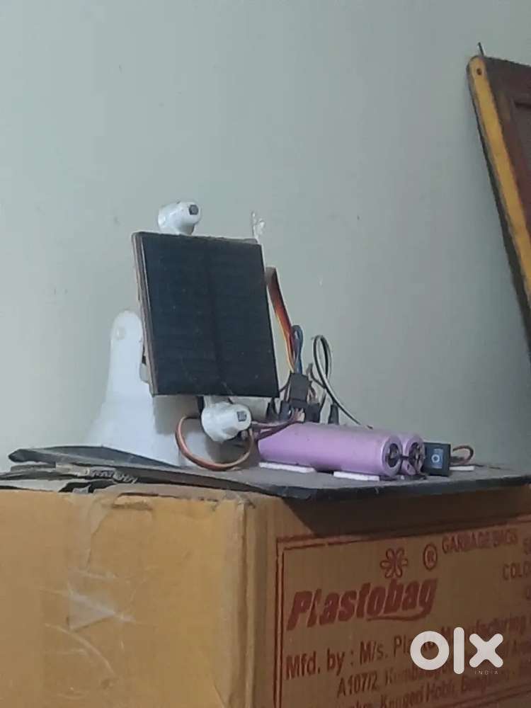 Automatic solar panel tracker