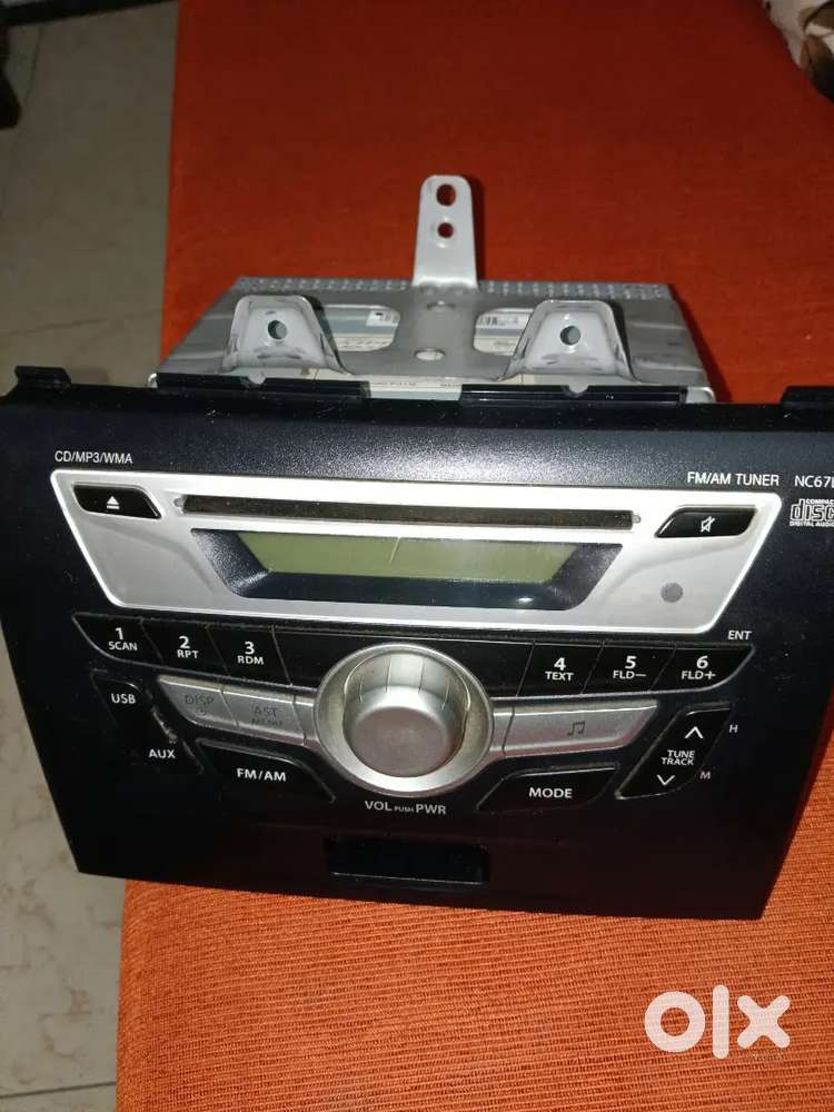 Car stereo and reverse camera screen