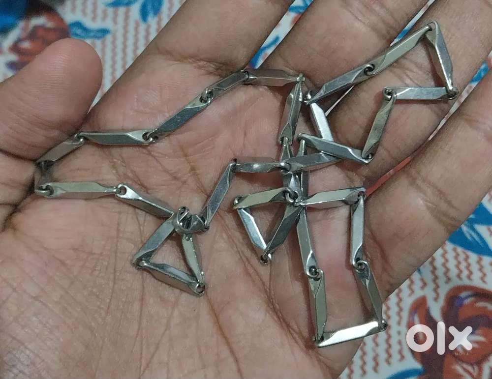 Premium Stainless Steel Twist-Link Chain (Unisex) – Silver Finish