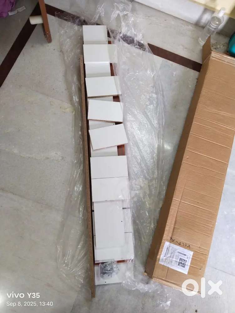 TV cabinet for TV size upto 43 inch