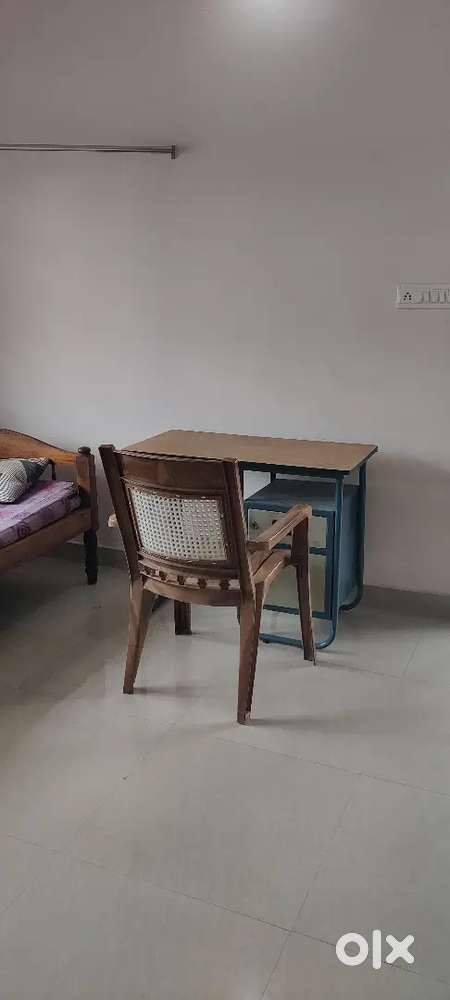 Palarivattom semi furnished single room nr jn rent 6000