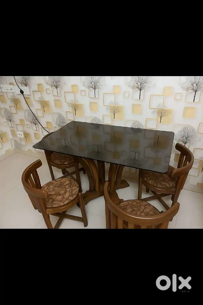 Best quality of teakwood chairs and dining table with top glasses