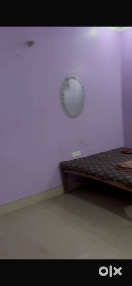 Pg room  girls only in gated colony near bus stand amritsar