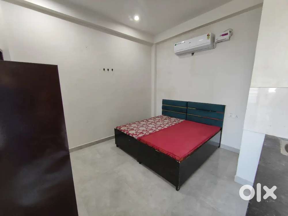 1rk rooms & double sharing available