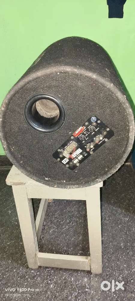 Magnet base tube 12 inch wofer good condition