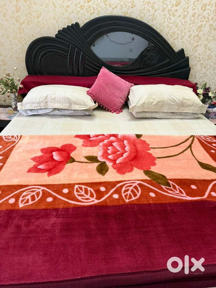Floral double bed blanket - soft & warm