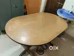 Dining table oval shaped (6 seater)