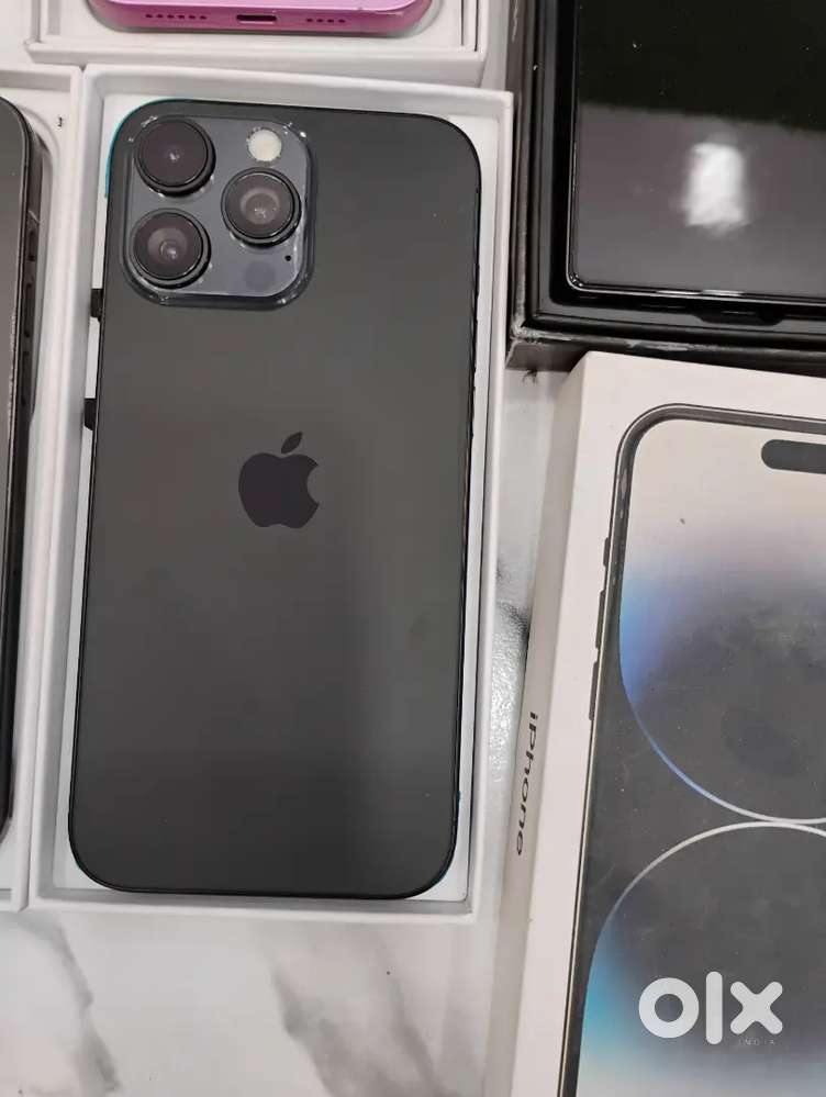 Apple i phone 14 black 2 month old 128 gb 95% battery health