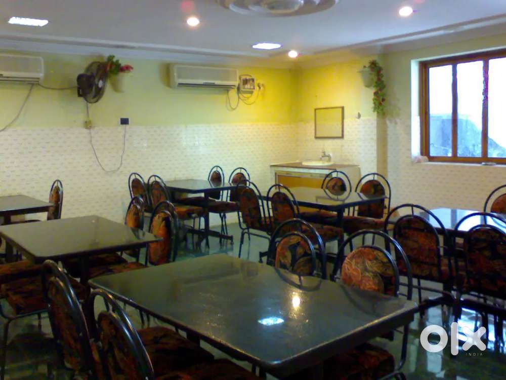 Restaurant Available for Rent in Highway