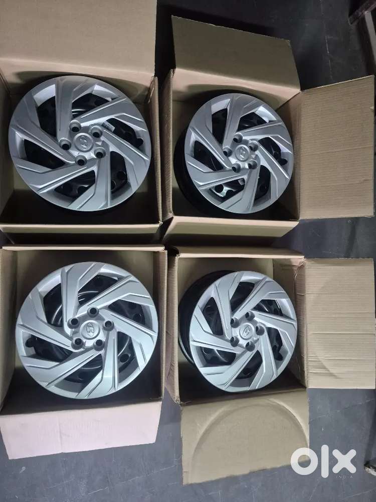 Rim wheels and wheel covers