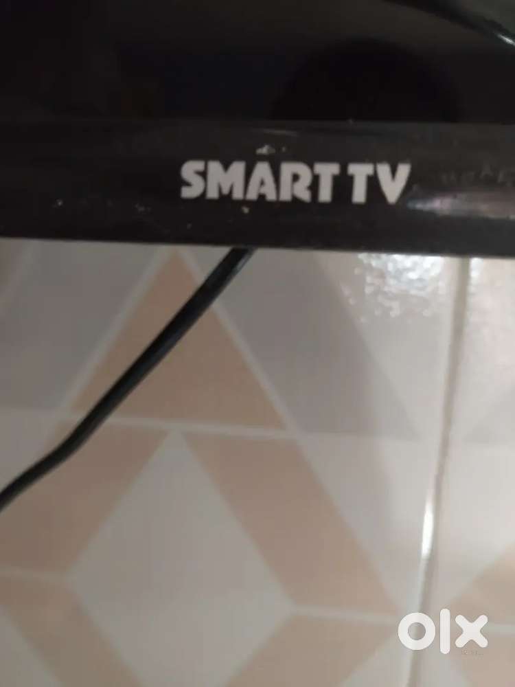 Samrt tv Android 43 inch tv name smart tv only 6 months use