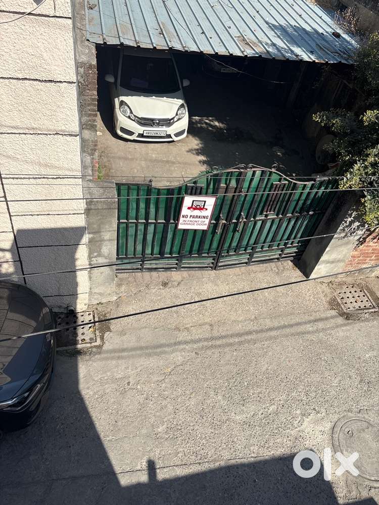 Need a Part time driver for pick and drop