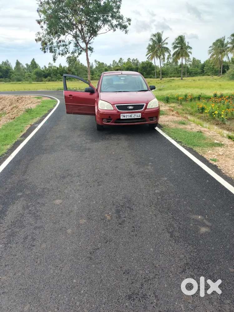 Four new tyres, new battery, center lock remote key 2