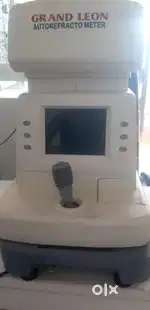 Auto refractive machine and chair for urgent sale