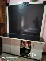 TV Unit for sell size 5 by 5 best condition