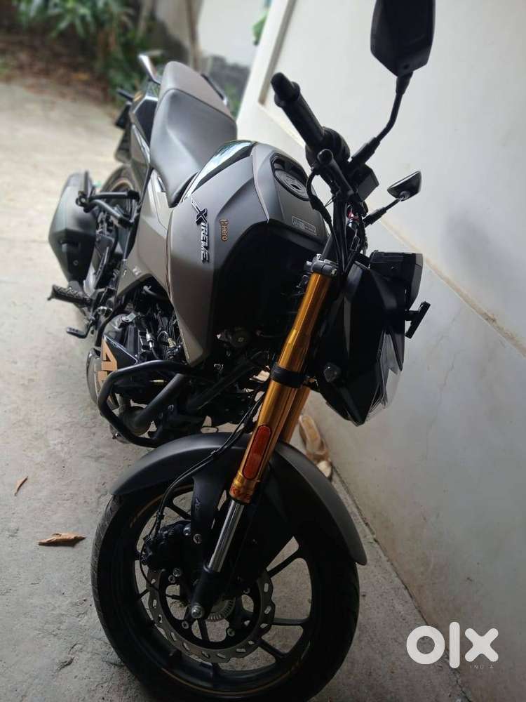 Hero extreme 160r 4v with dual channel abs and panic braking alert.