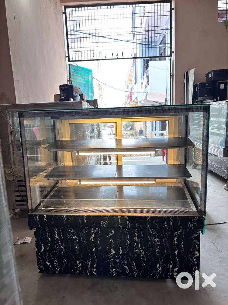 Cake counter fridge