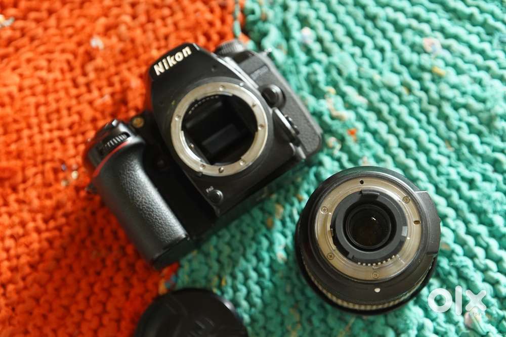 Nikon 7500 in Gold condition