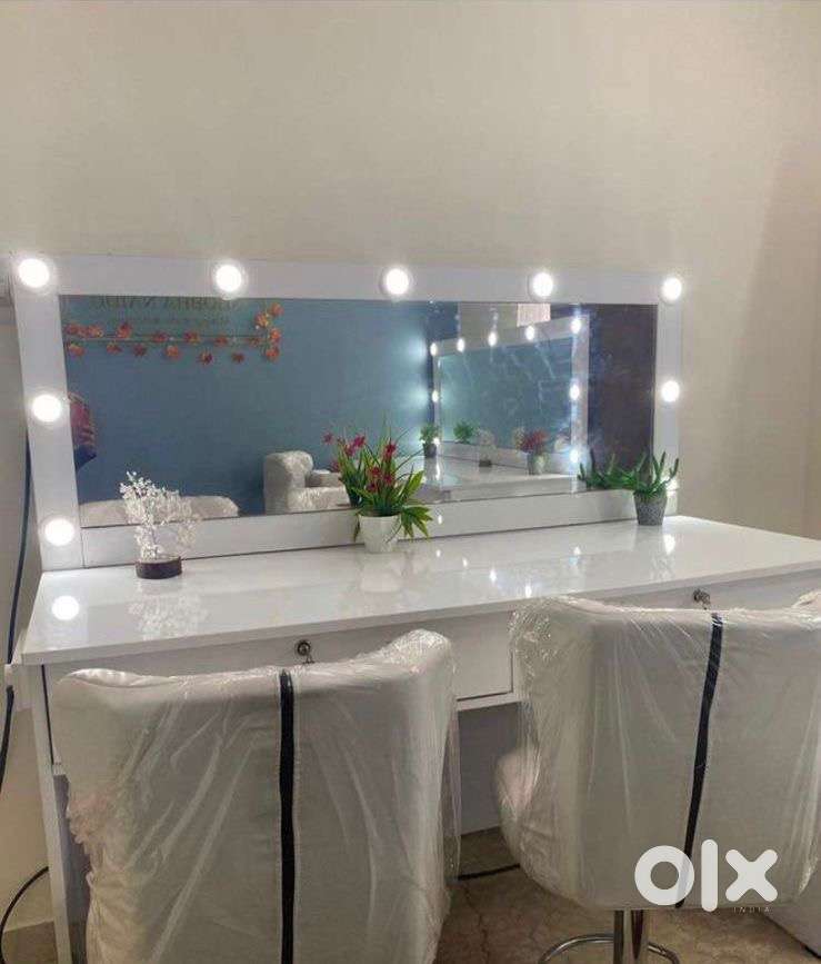 Makeup Vanity/ Dressing Table with LED Mirror with two chairs