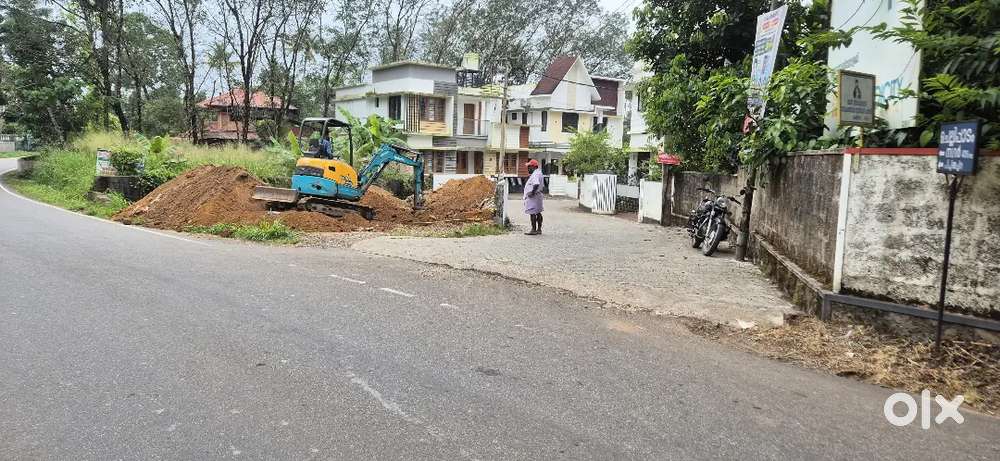 8cent square plot for sale in peringala