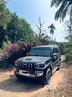 Mahindra Scorpio 2016 Diesel 100000 Km Driven black