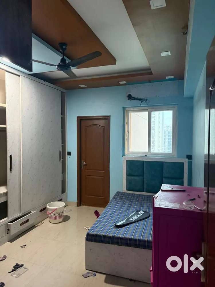 Fully furnished flate and 40000 rent with maintenance