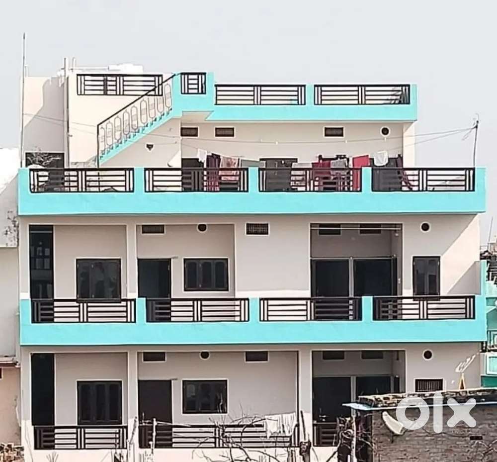 2/3/4 BHK FLATS WITH BIG HALL NEAR MANDUADIH BANARAS RAILWAY STATION