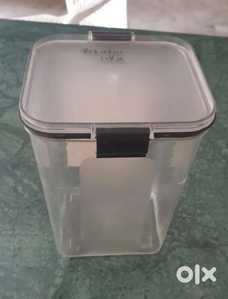 Air Tight Pet Jars and Containers