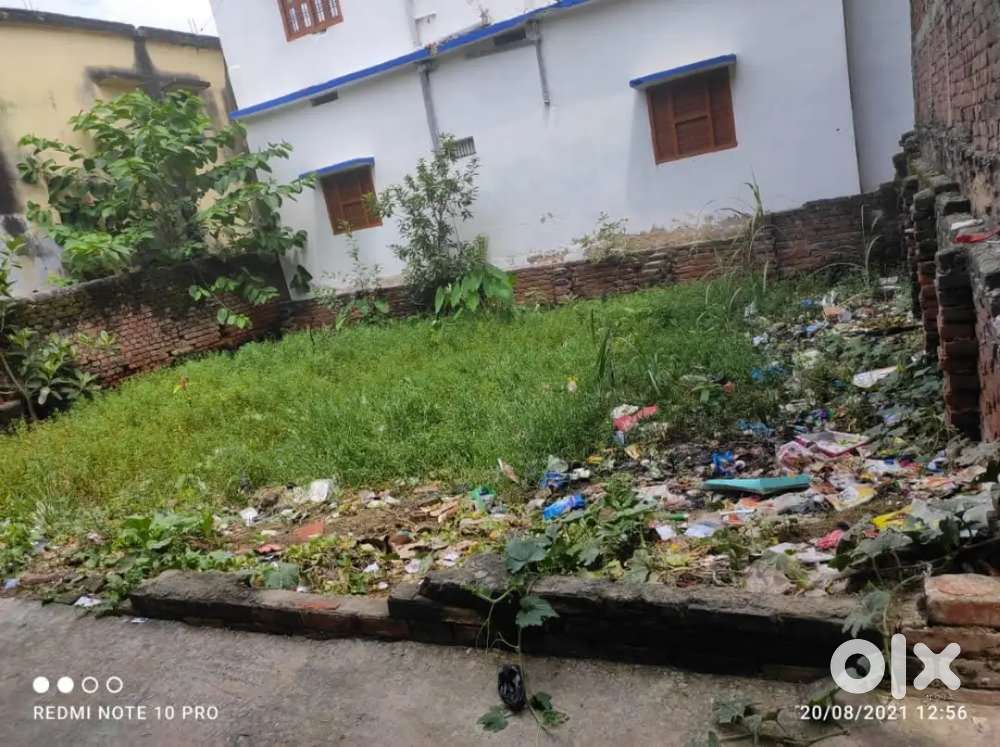 At back side of Murlidhar high school, Raja bazar