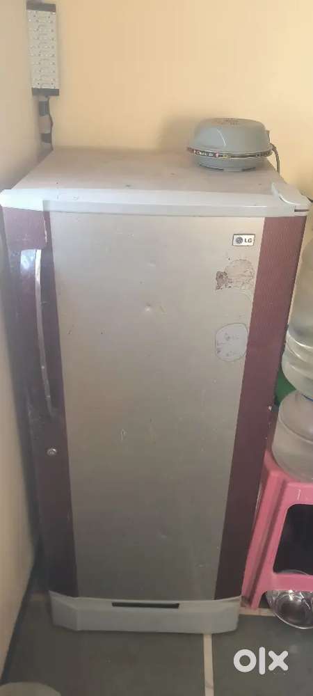 LG signal door fridge with stabilizer