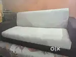1 piece sofa available hai ji good condition