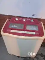 Godraj refrigerator 200 liter 5 star like new condition Sale available