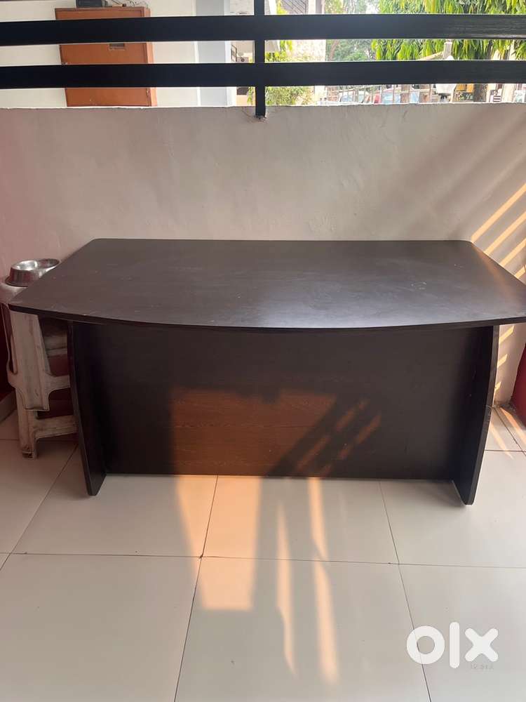 2 Office Tables and 2 Chairs for sale