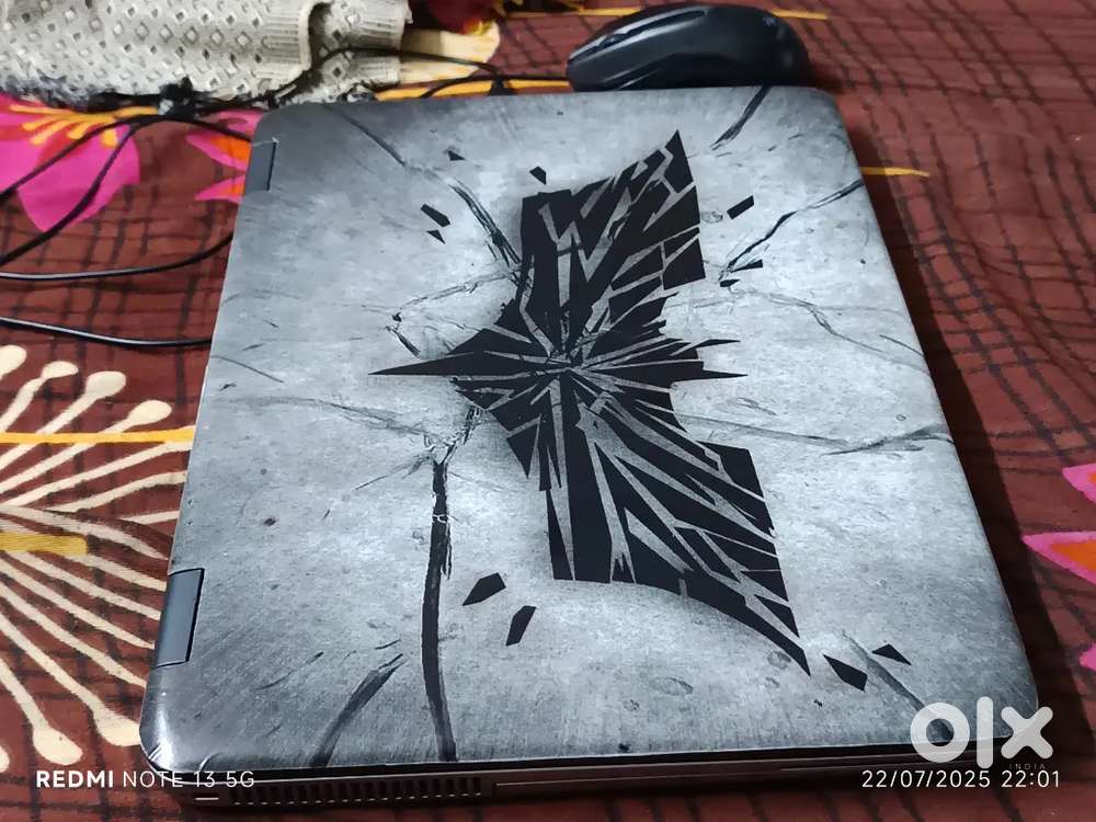 Laptop hp company i-5 2gb grapic card