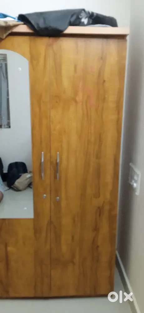 I have 2 BHK flat only for male people we are looking roommate .