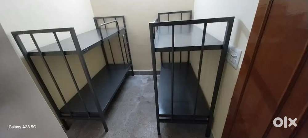 Bunk bed :⁠-⁠$