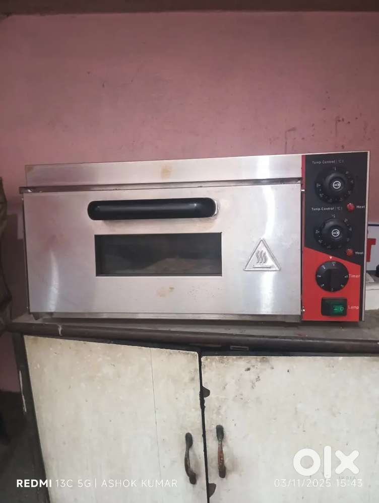 Commercial oven