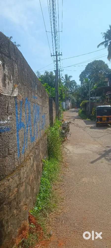 നെയ്യാറ്റിൻകര ബസ് സ്റ്റാൻഡിന് സമീപം വസ്തു വില്പനയ്ക്ക്