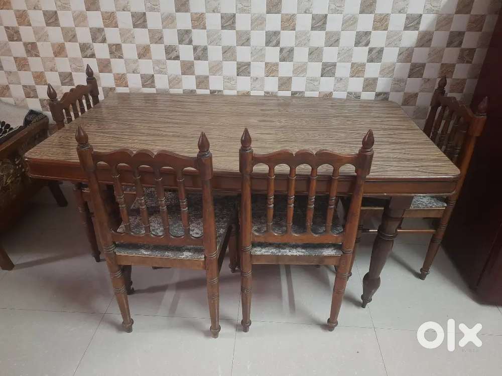 Wooden Dining Table with 4 chair
