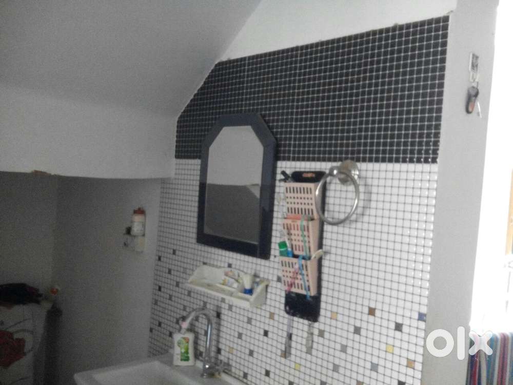 House for 1 floor near durga mandir market,near bus stand