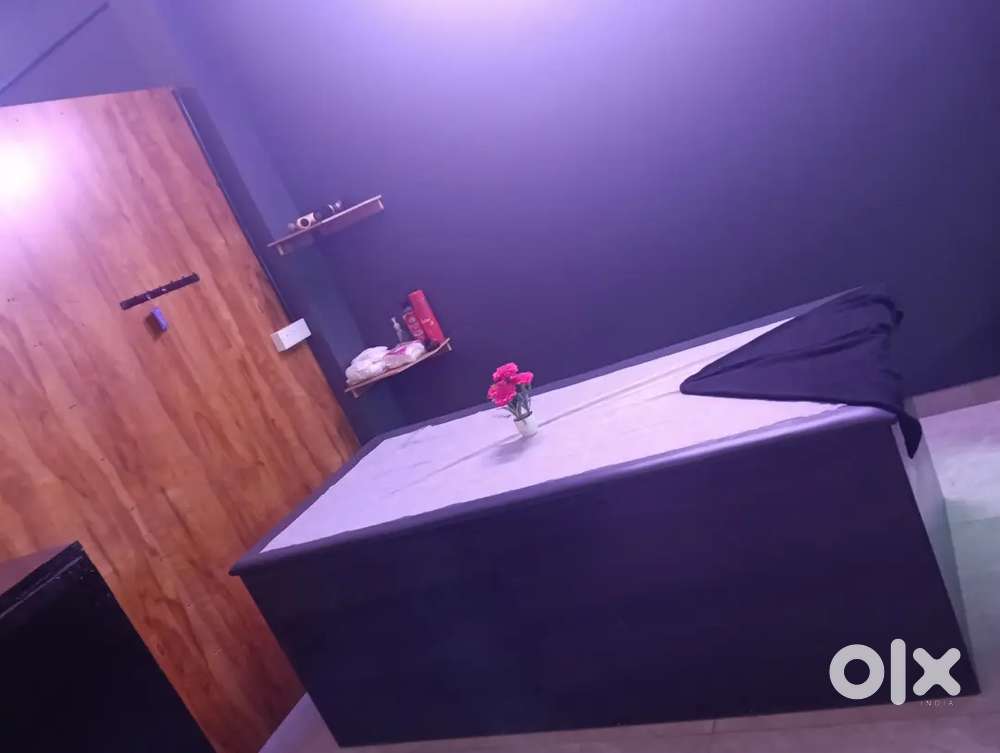 Spa Therappist female