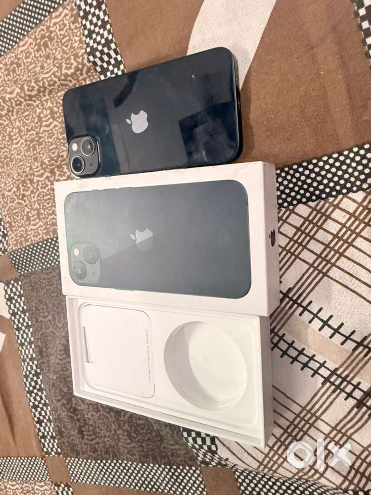 13 128 GB 82% health with box
