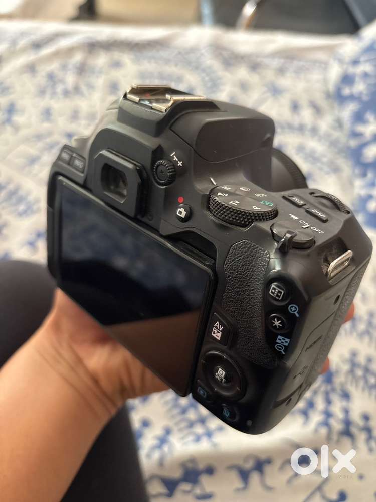 Canon EOS 200D II DSLR Camera – Excellent Condition (With 50mm Lens