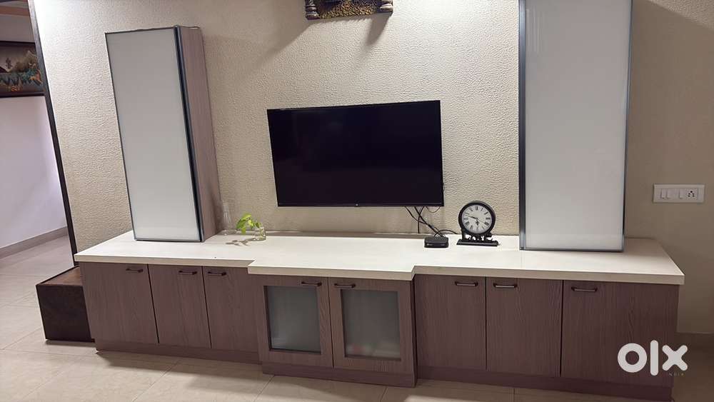 Tv cabinet