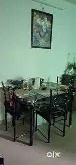 4 seater dinning table
