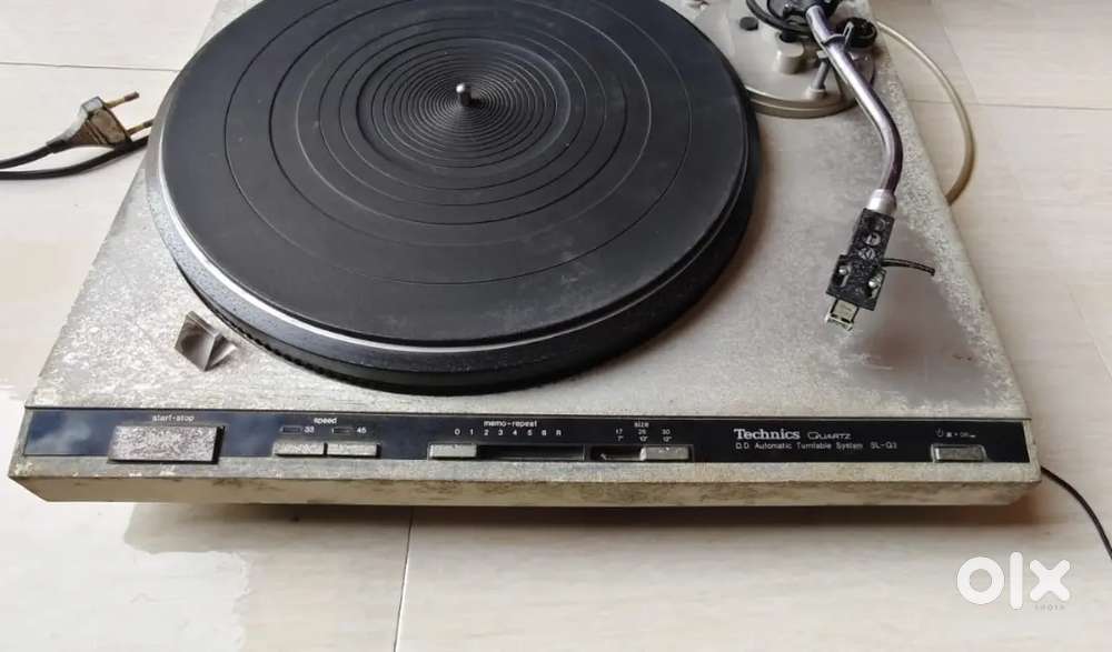 Technics SL-Q3 DIRECT DRIVE RECORD PLAYER