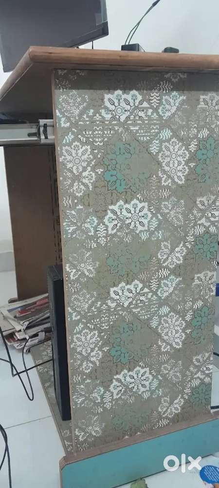 Computer table strong plywood with laminated sheet